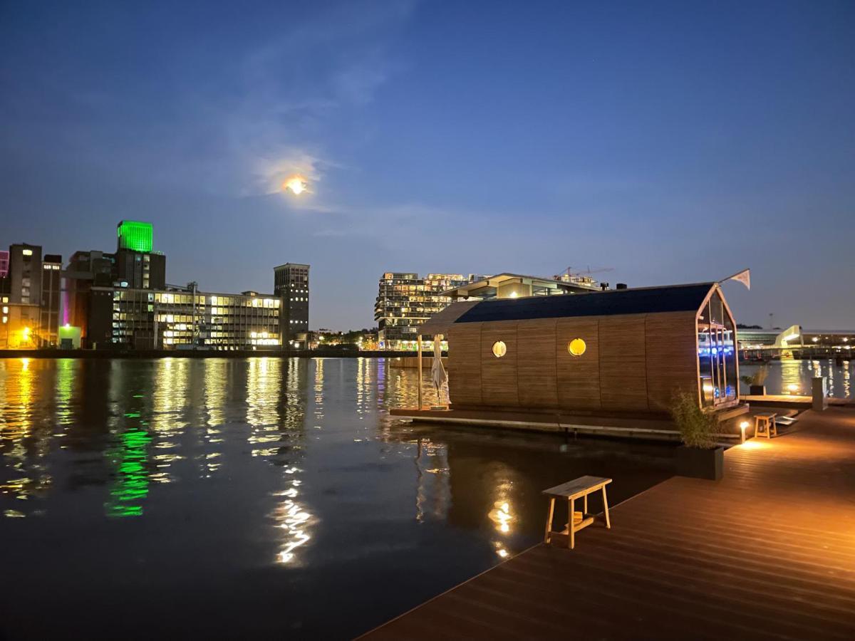 Wikkelboat Nr2 At Floating Rotterdam Rijnhaven Otel Dış mekan fotoğraf